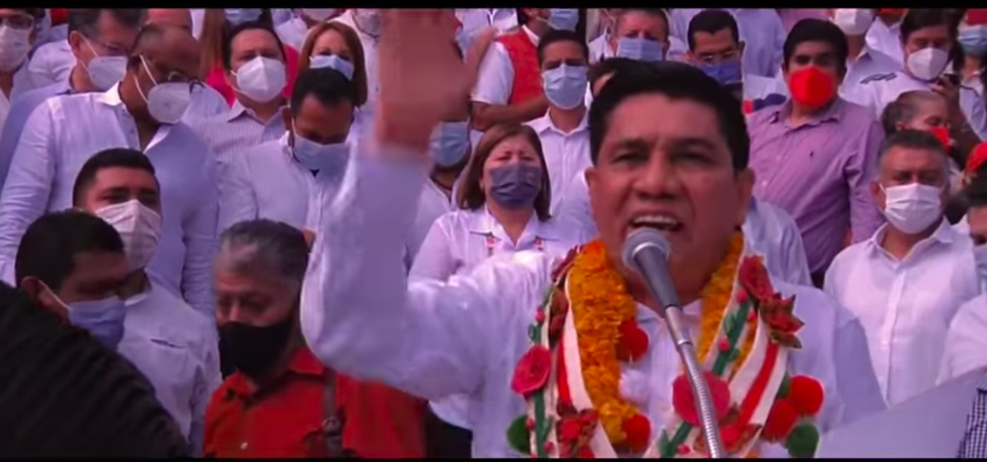 Ruptura en el PRI, Mario Moreno se registra y recibe constancia con la ausencia de Manuel Añorve