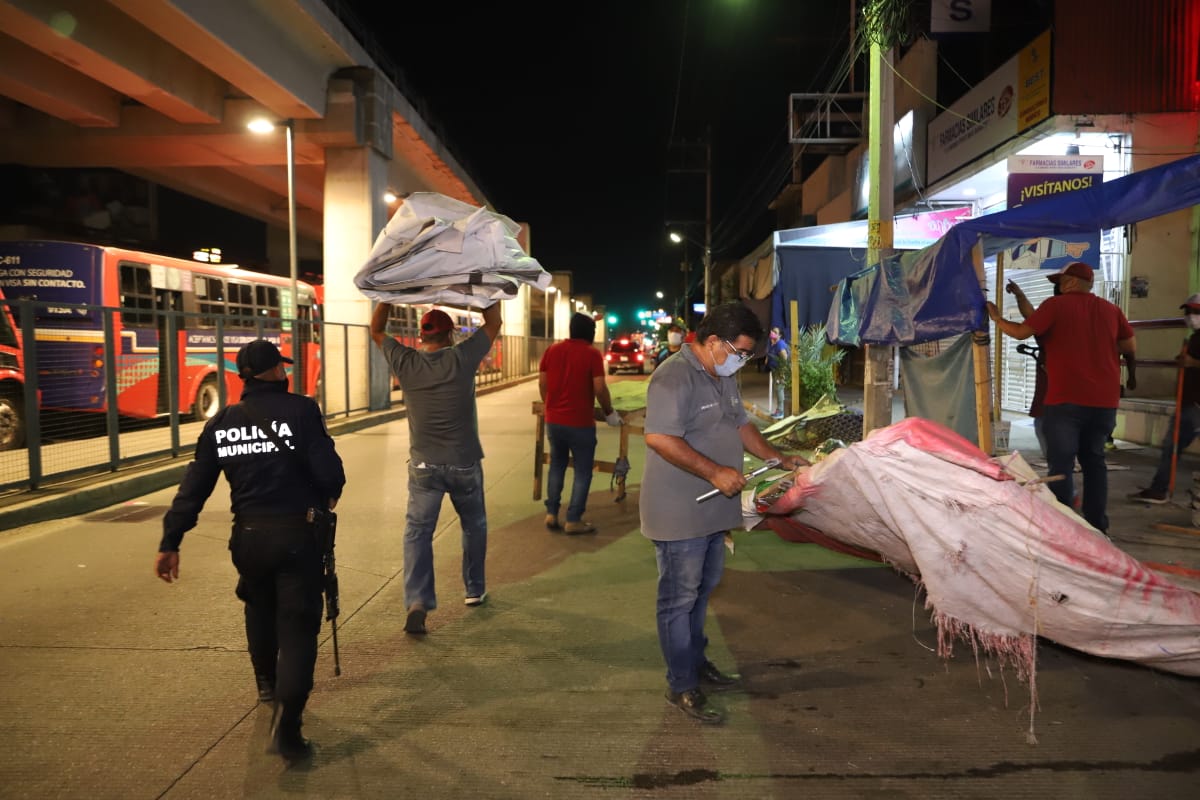 #FOTOS: Así desalojaron establecimientos irregulares en la periferia de Acapulco