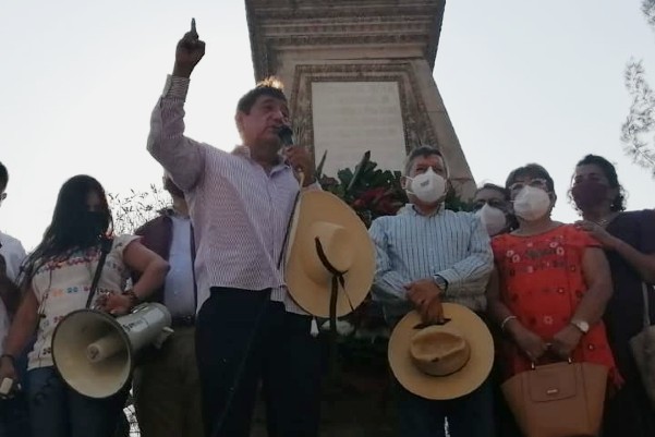 Félix Salgado informa en Tixtla que denunciarán a seis consejeros del INE ante la SCJN por «desacato»
