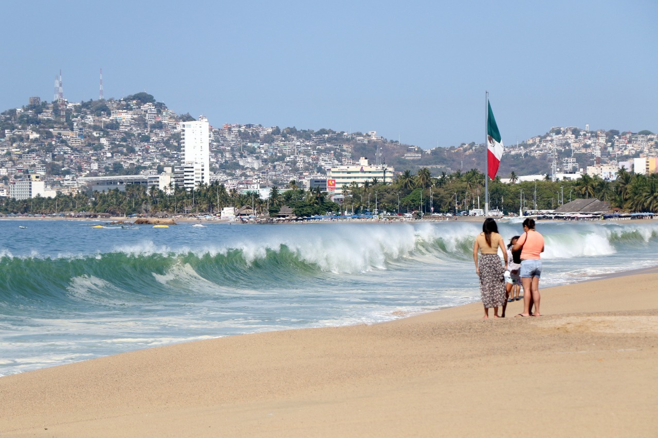 Prevén mar de fondo para este viernes, alerta Protección Civil de Guerrero