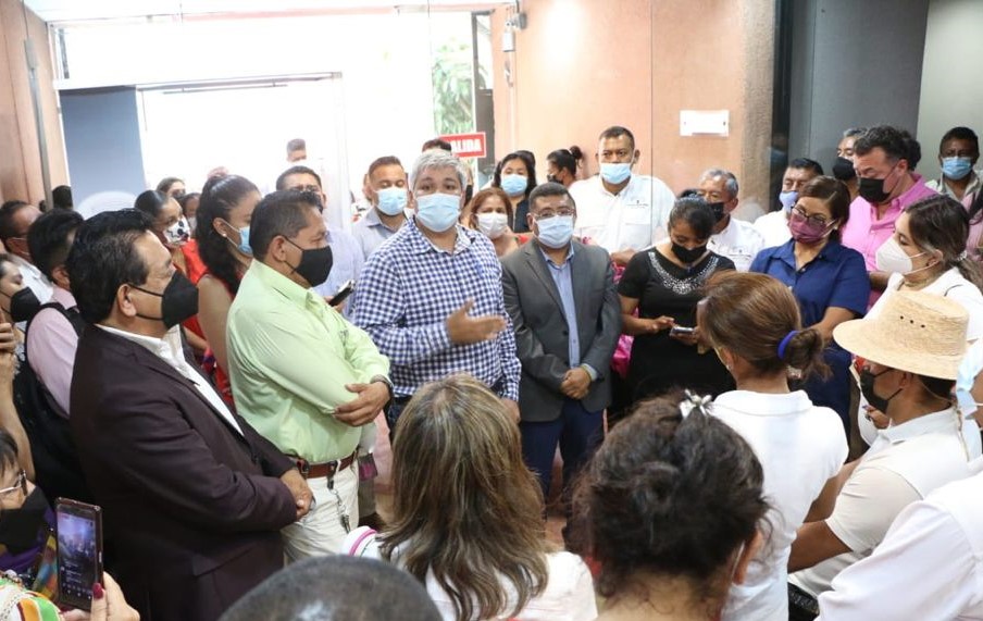 Entablan diálogo el presidente de la Jucopo y trabajadores de base en relación a la demanda de aumento salarial