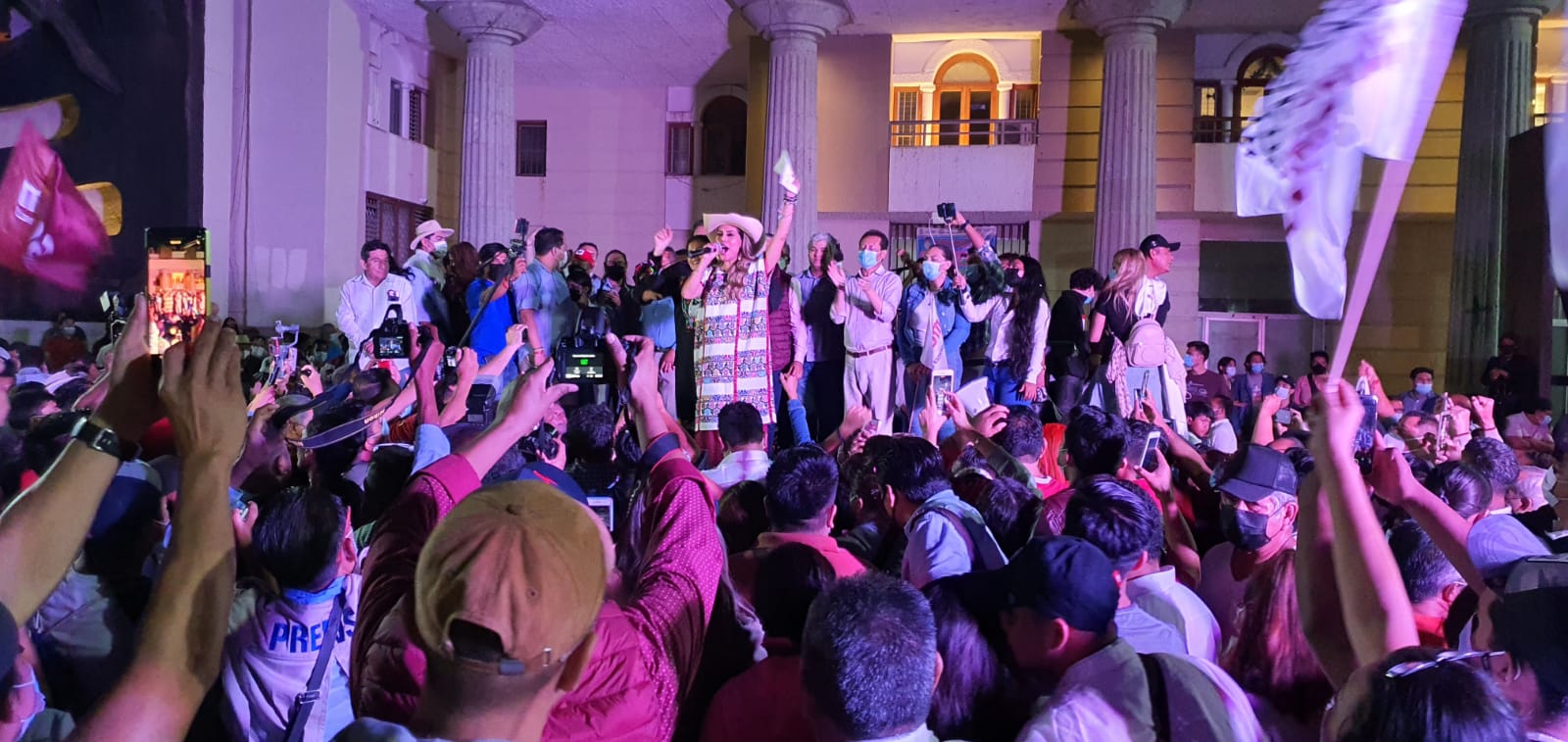 «Voy a dejar toda el alma y el corazón», dice Evelyn Salgado en festejo por triunfo de la gubernatura en Guerrero