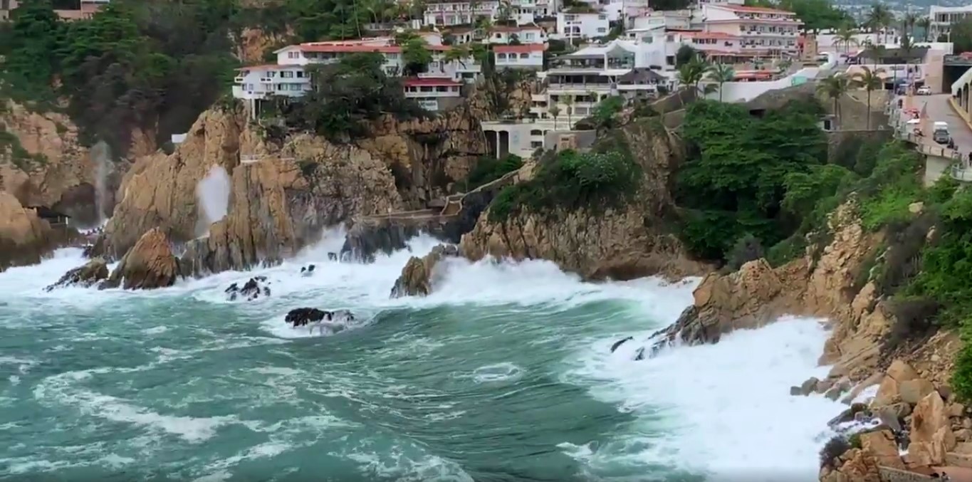 Olas de 2 a 4 metros en costas de Guerrero, alerta Protección Civil México
