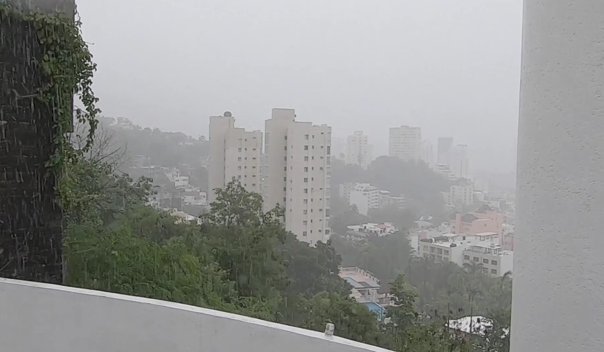 Emiten alerta por alto oleaje en costas de Guerrero debido a probable depresión o tormenta tropical