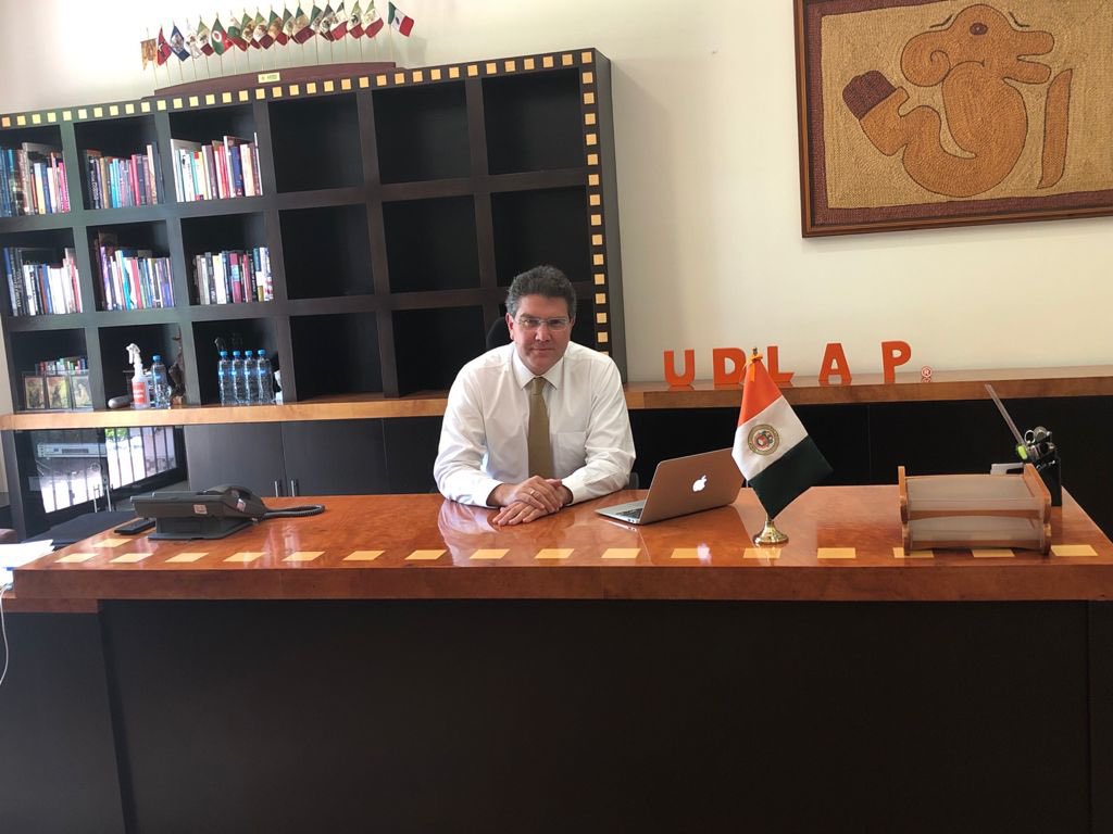 El guerrerense Armado Ríos Piter asume el rectorado de la UDLAP