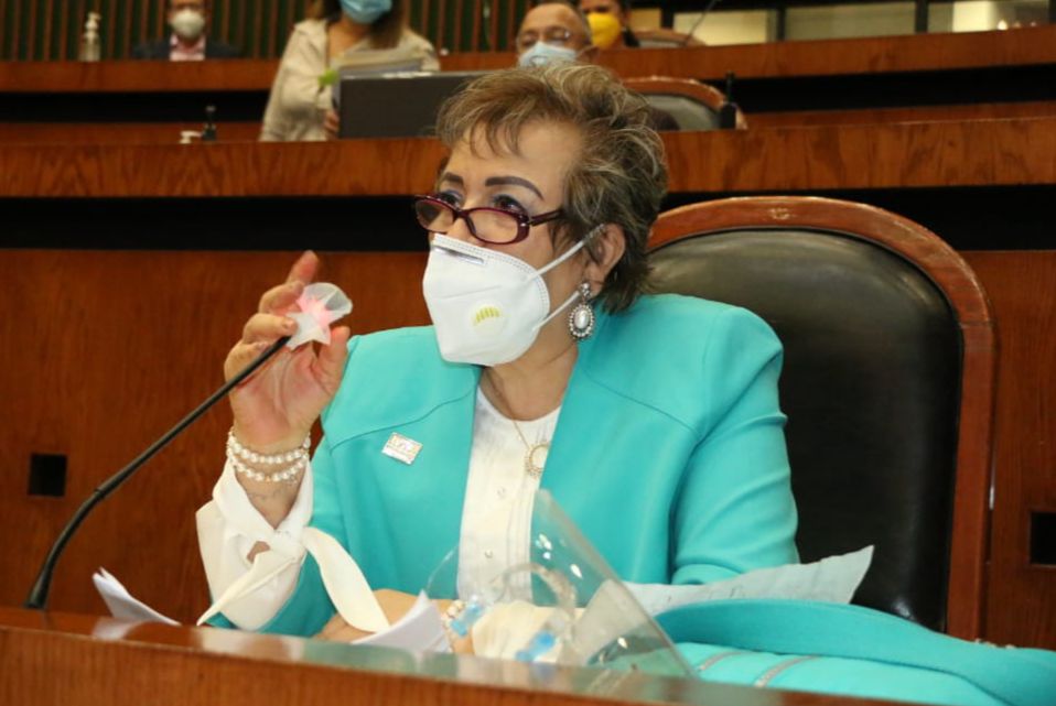 Realizan expo-venta artesanal y gastronómica en las instalaciones del Congreso del Estado