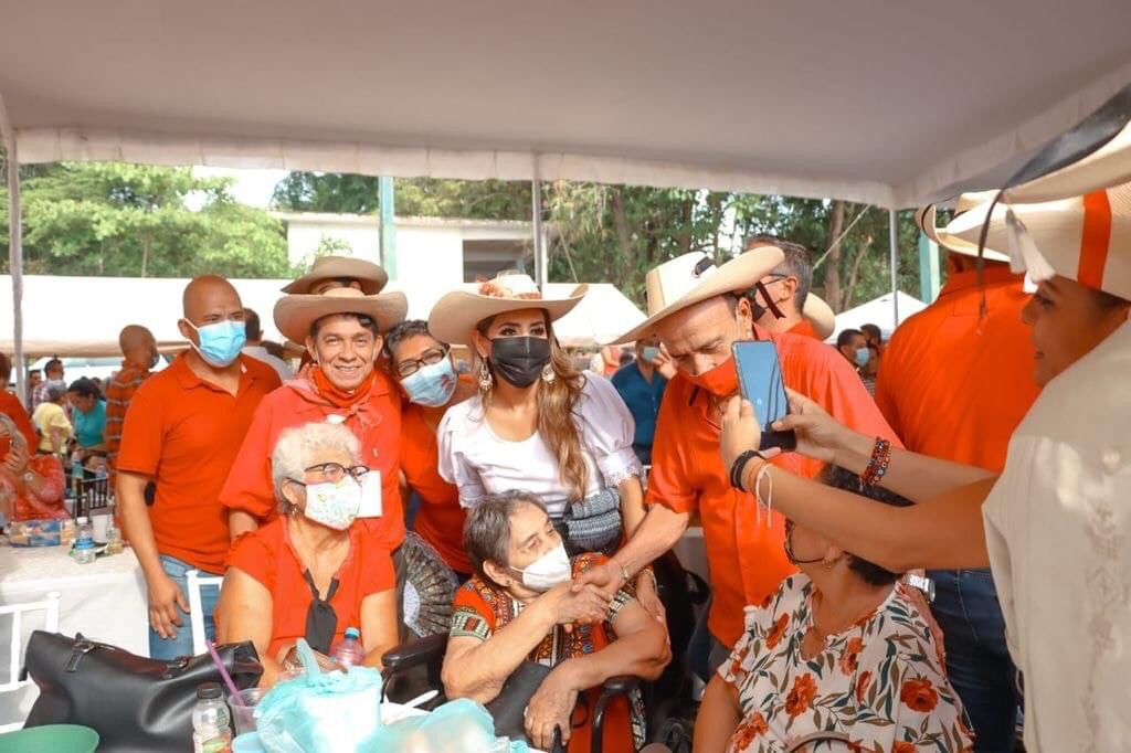 Evelyn Salgado ofrece su apoyo para fomentar eventos que preserven costumbres que unan a guerrerenses