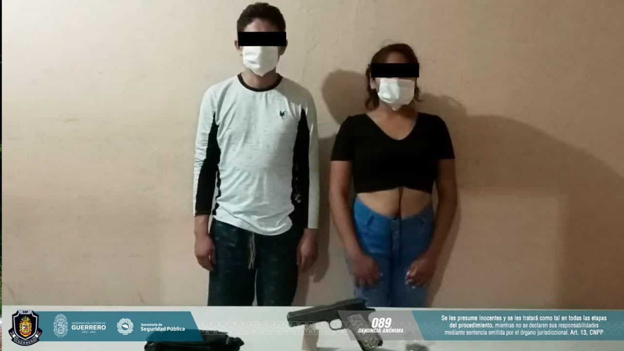 Arrestan a dos presuntos narcomenuderos en Acapulco