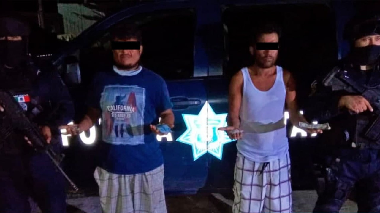 Arrestan a tres individuos en Zihuatanejo; dos son presuntos narcomenuderos