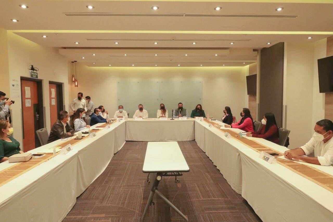 Evelyn Salgado se reúne con fracción parlamentaria del PRD