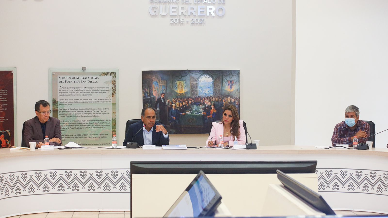 Astudillo, Evelyn Salgado y diputados locales ven tema de Entrega-Recepción y convenio con el Issste