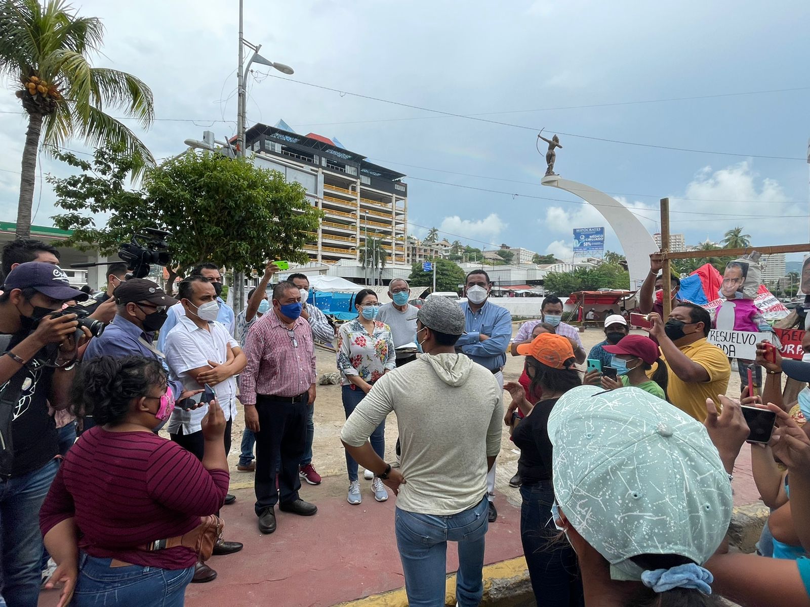 De manera abrupta autoridades municipales liberan bloqueo en la Costera