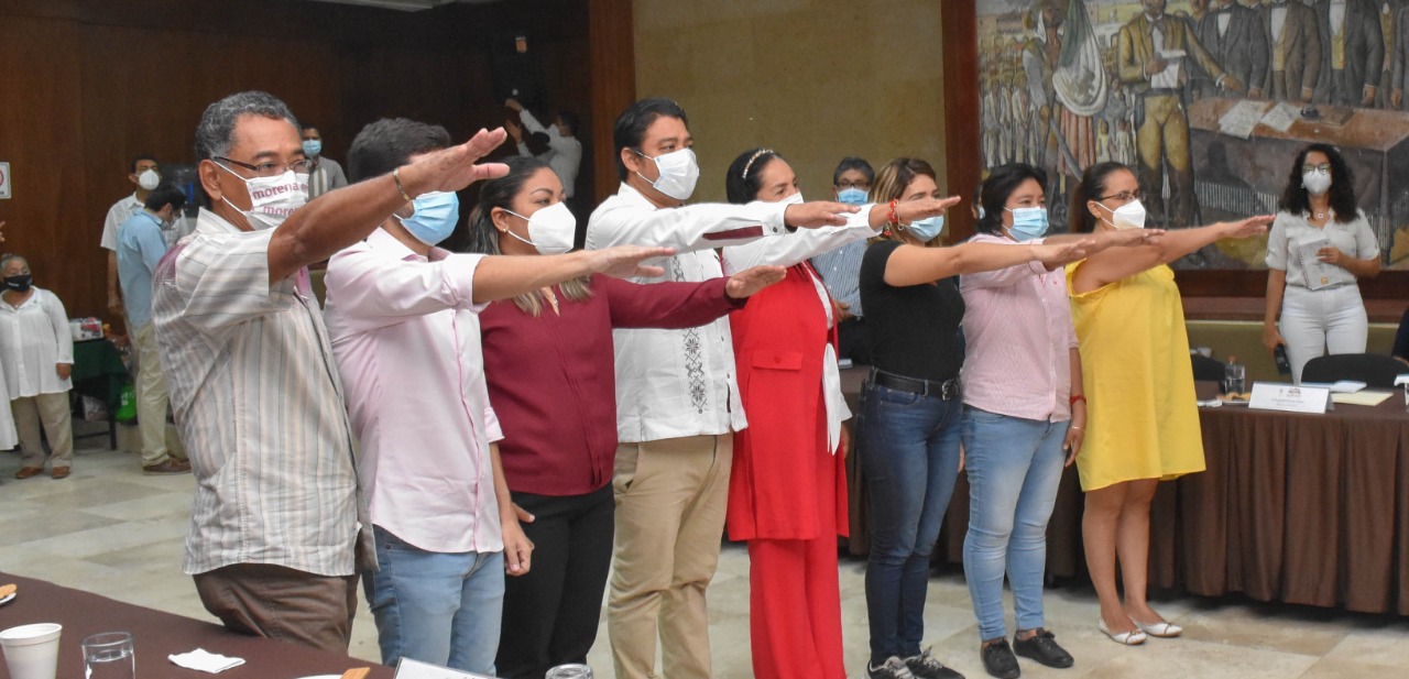 Rinden protesta integrantes de la Comisión de Transparencia en Acapulco