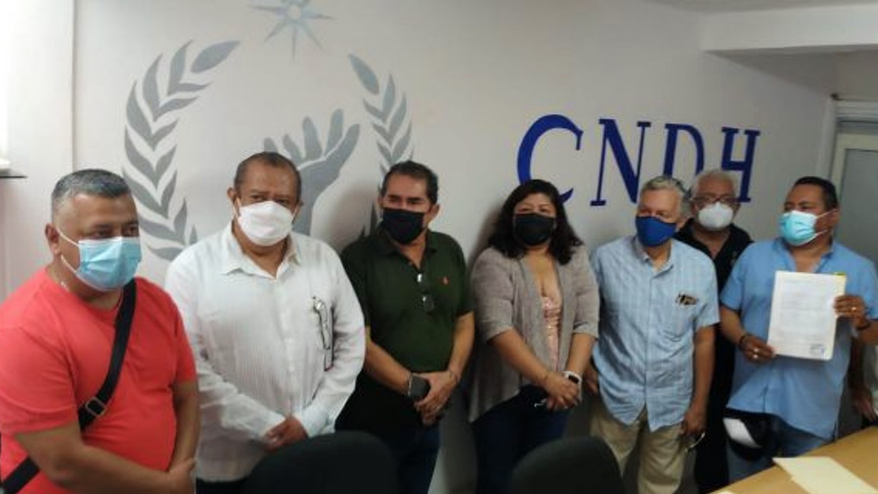 Agrupación de comunicadores se queja en la CNDH contra Abelina López Rodríguez
