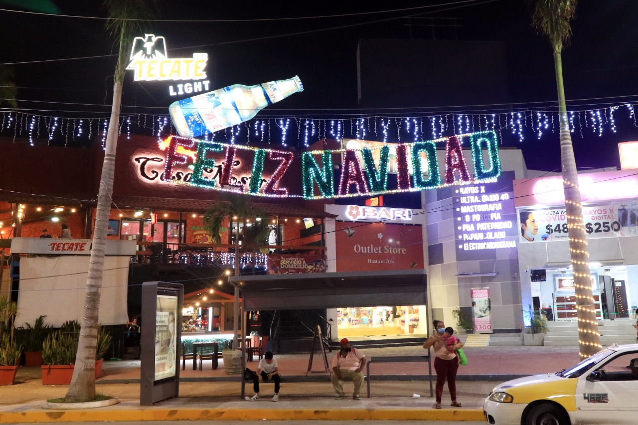 Motivos navideños «tapizan» a Acapulco