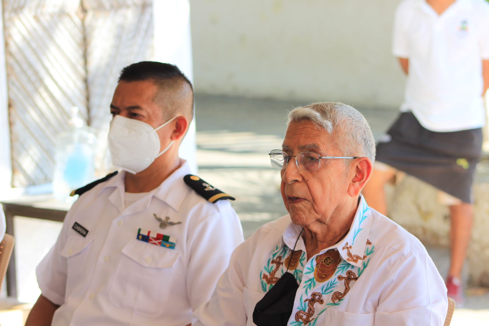 Homenajean en vida al forjador de los buzos rescatistas de la Semar en Guerrero