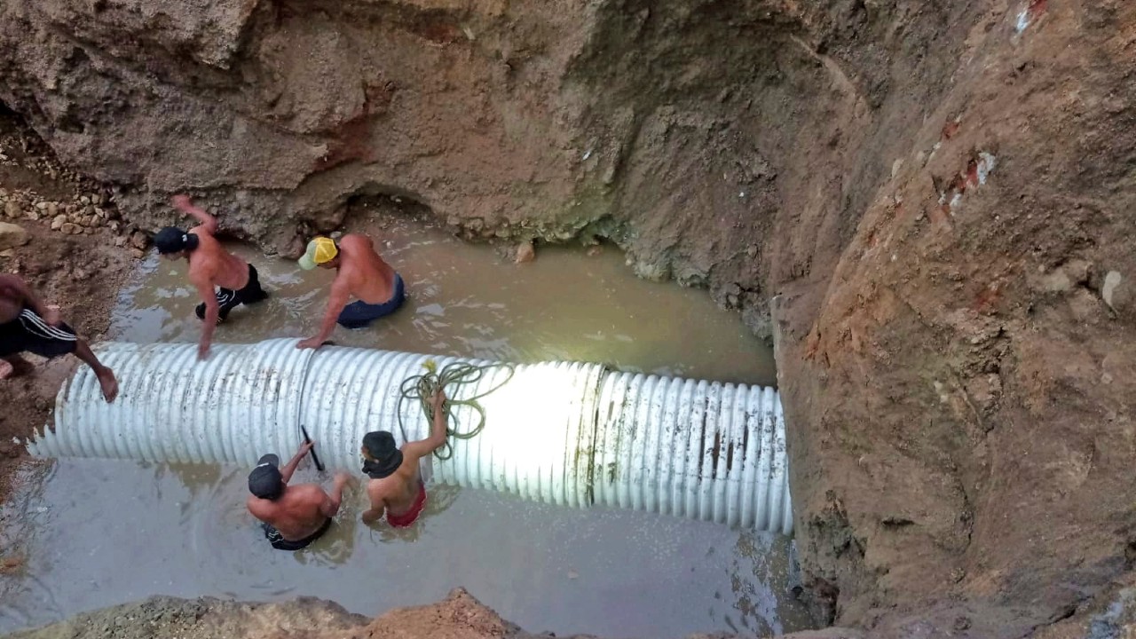 Inicia la Capama sustitución de 12 metros de tubería del colector de aguas residuales “Cumbres”