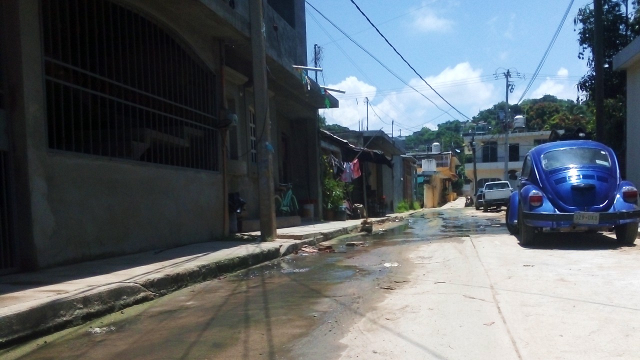 Gobierno de Coyuca de Benítez pavimentará calles abiertas por colector sanitario
