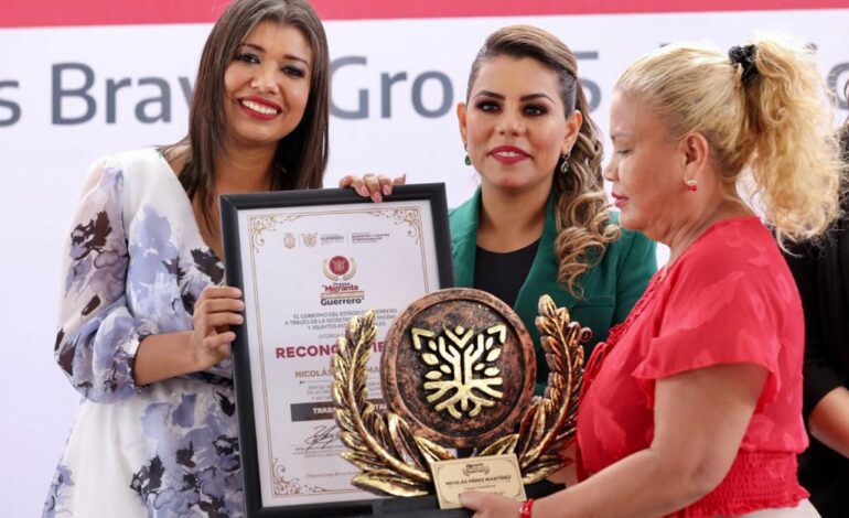Entrega Evelyn Salgado la Presea: «Migrantes Transformando Guerrero»