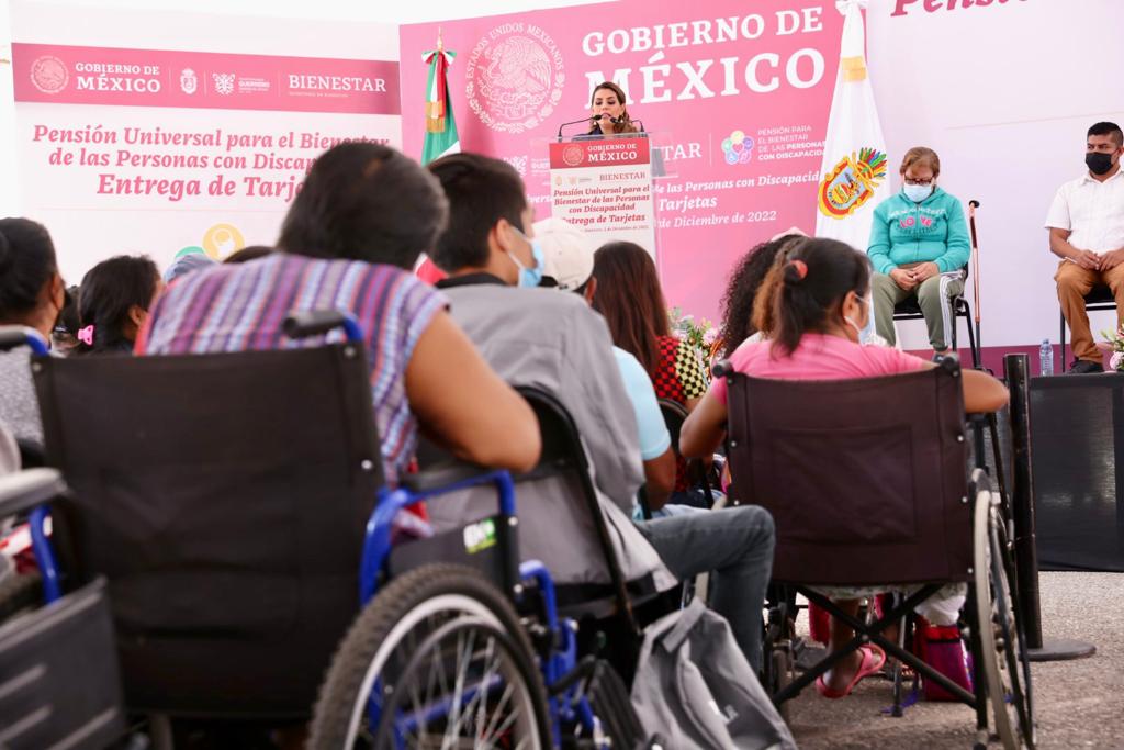 Encabeza Evelyn Salgado y Ariadna Montiel entrega de tarjetas de Programa de Pensión Universal para el Bienestar de Personas con Discapacidad en Guerrero