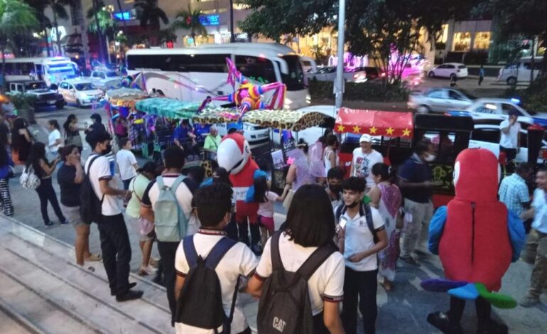 Por primera vez, el trenecito del Parque Pagagayo recorre la Costera para promover actividades del recinto