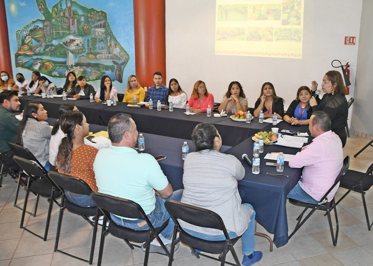 Evalúa la Secretaría de la Mujer programas de apoyo a instancias de este sector