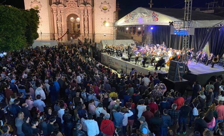 Clausura la Filarmónica de Acapulco la 85 Feria Nacional de la Plata