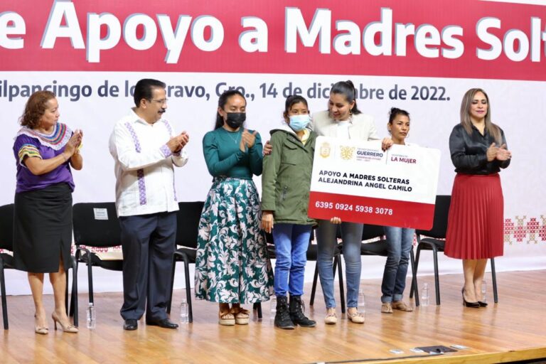 evelyn salgado apoyo a mujeres (2)