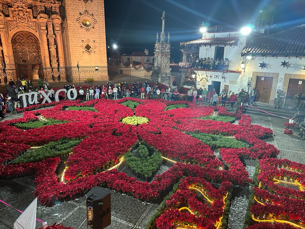 Un atractivo más de Taxco para el turismo nacional e internacional con la Flor de Nochebuena más grande del mundo