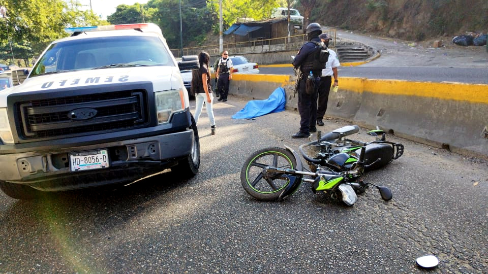 Muere motociclista al derrapar en la Cruces-Cima