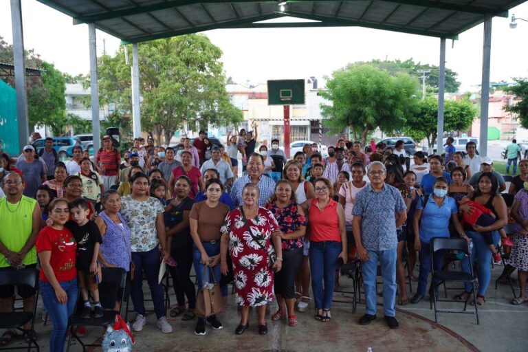 walton se reune con informadores turisticos