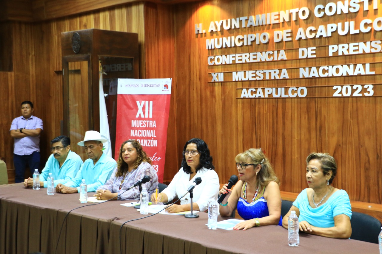 Le apostamos al tema de la cultura: Abelina López