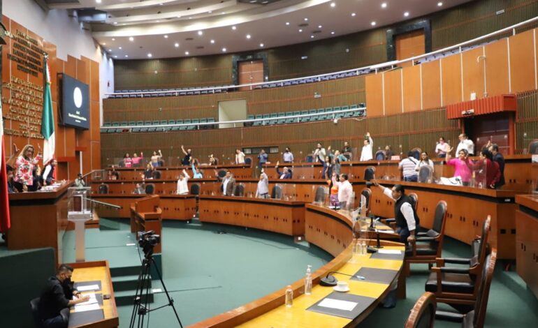 Exhorta Congreso de Guerrero a dependencia responsable de rehabilitar cerreteras de Tierra Caliente