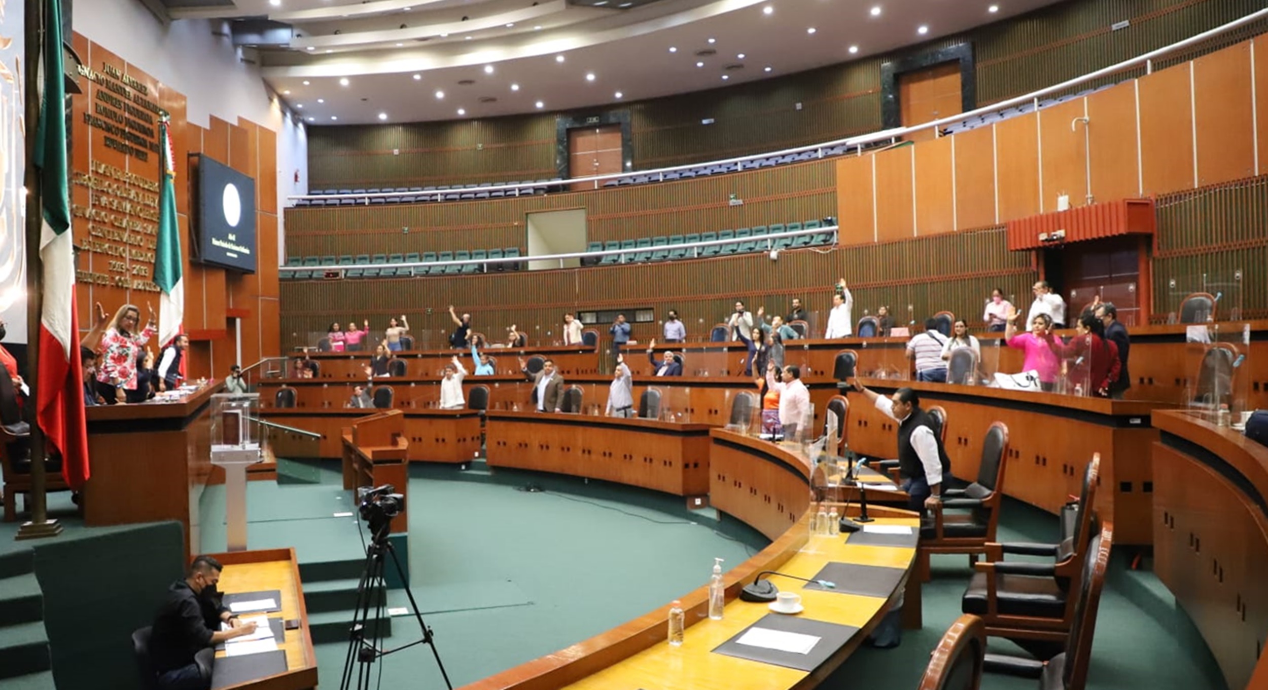Exhorta Congreso de Guerrero a dependencia responsable de rehabilitar cerreteras de Tierra Caliente