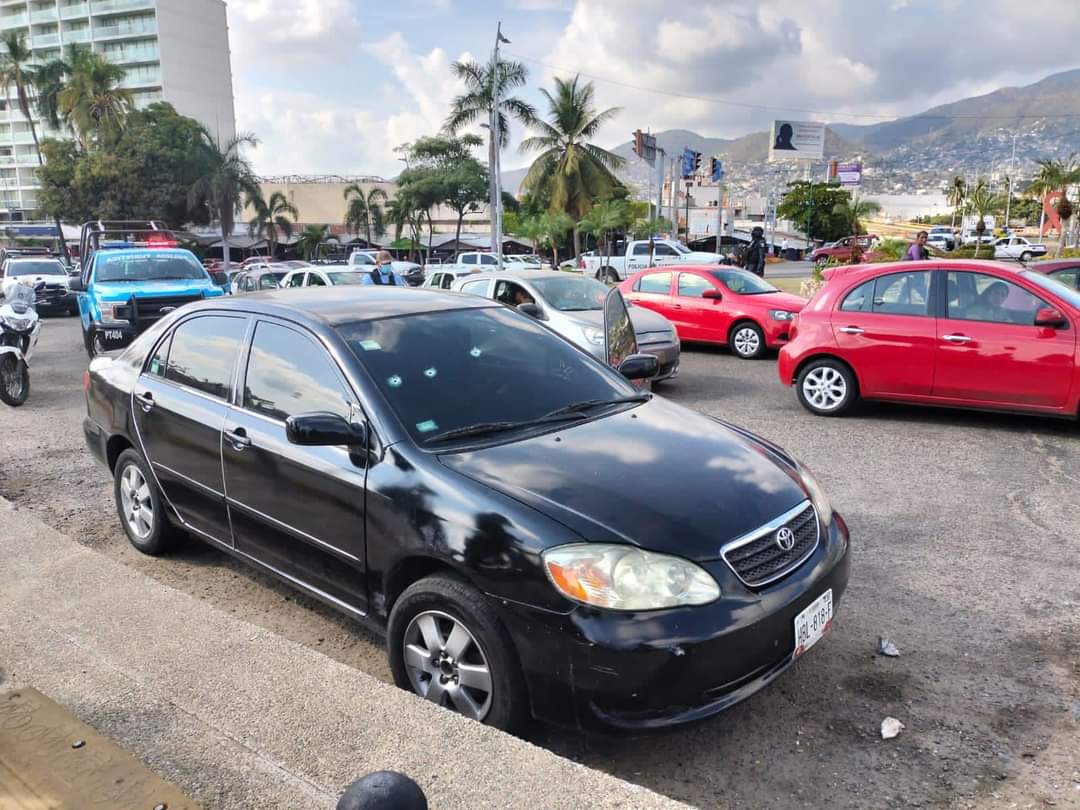 Balean a un hombre en plena avenida Costera de Acapulco