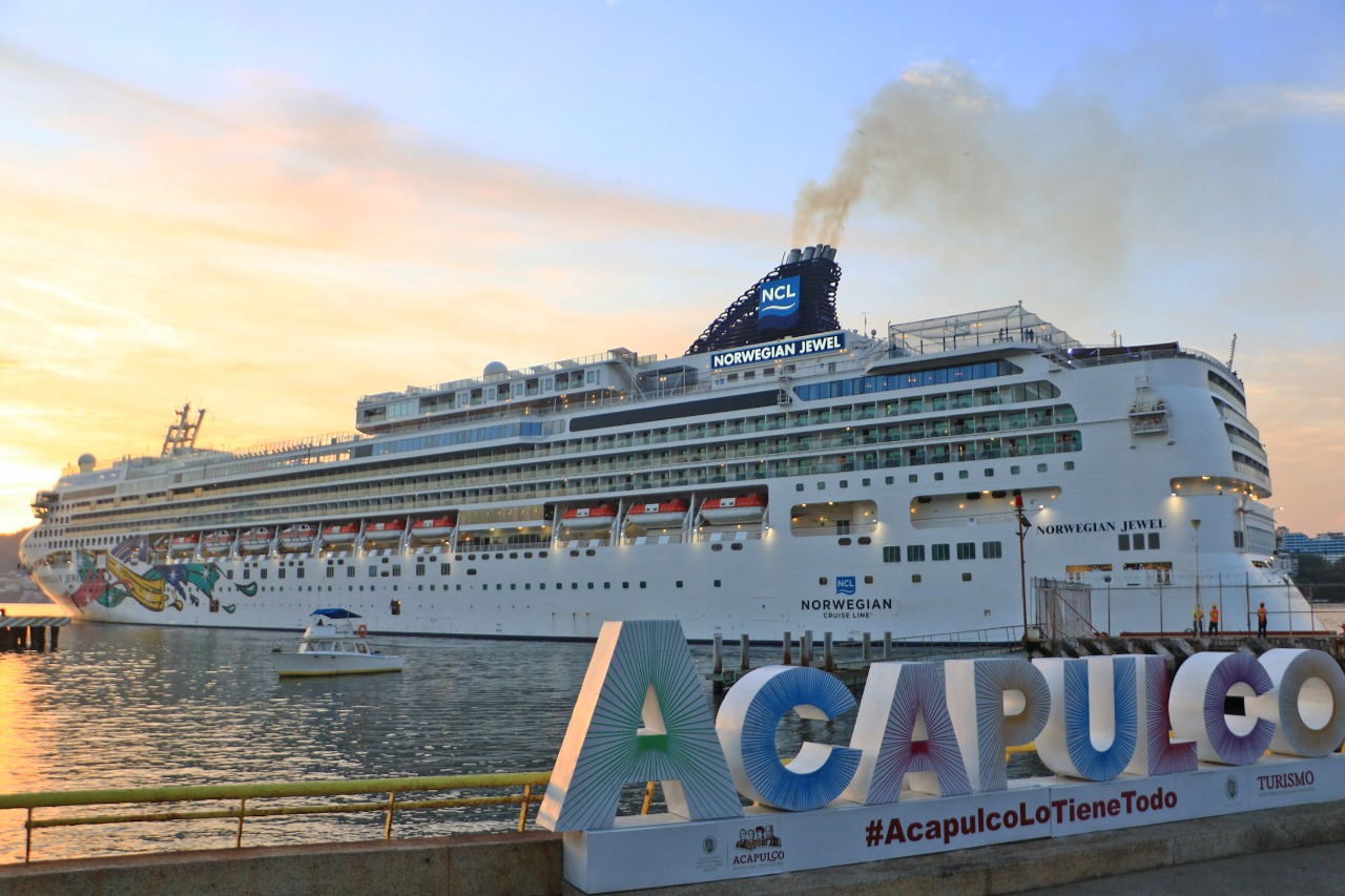 Arriba crucero Norwegian Jewel; el cuarto del año