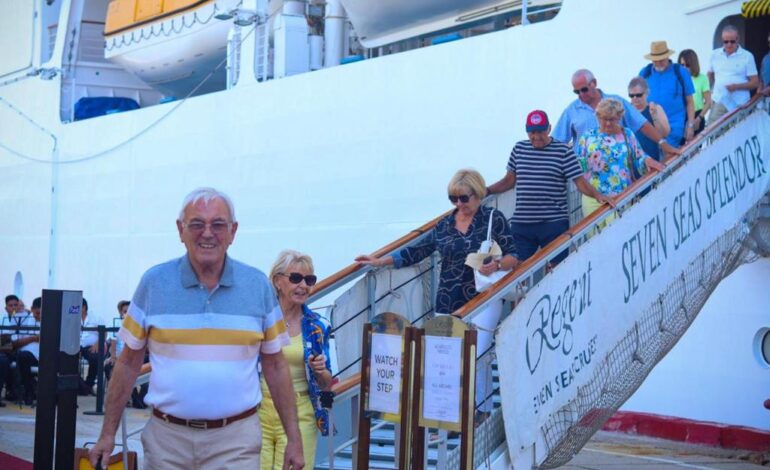 Arriba el noveno crucero de la temporada al Puerto de Acapulco
