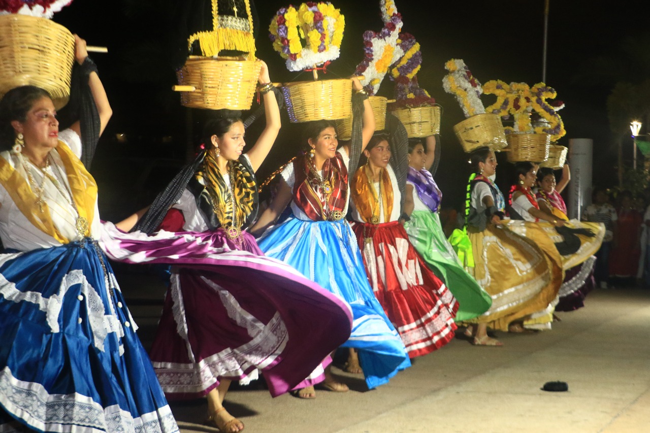 “A Guerrero y Oaxaca nos une el amor por la cultura”: Abelina López