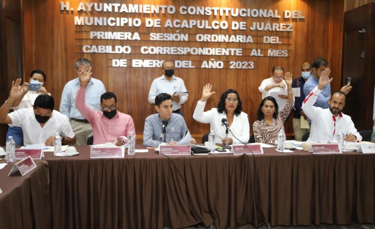 Encabeza Abelina López, primera sesión ordinaria de Cabildo, de enero