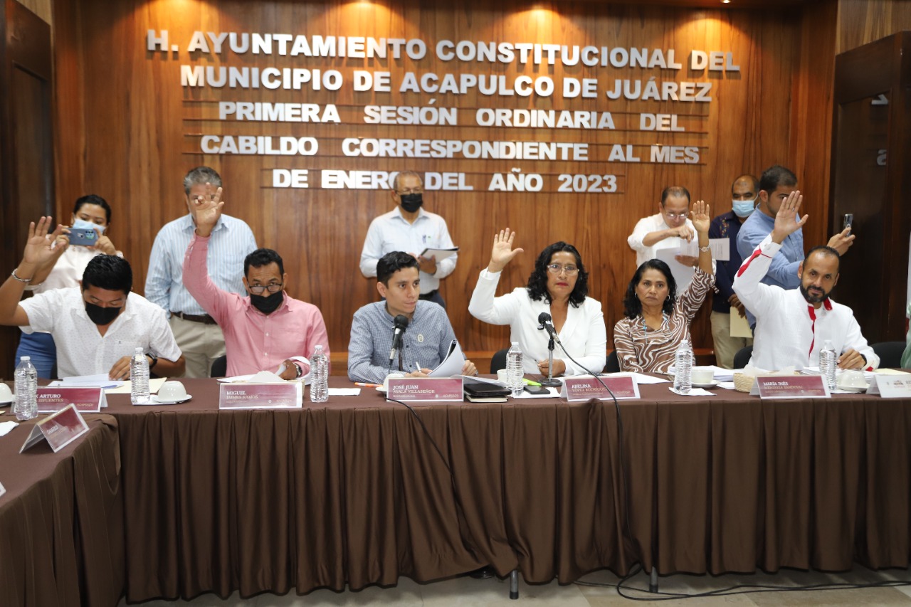 Encabeza Abelina López, primera sesión ordinaria de Cabildo, de enero