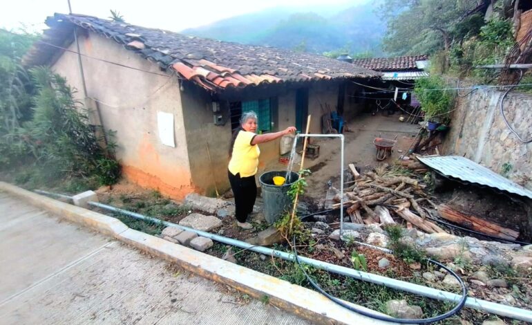 Más de 1,400 habitantes de Tlacoapa beneficiados con el sistema de agua potable