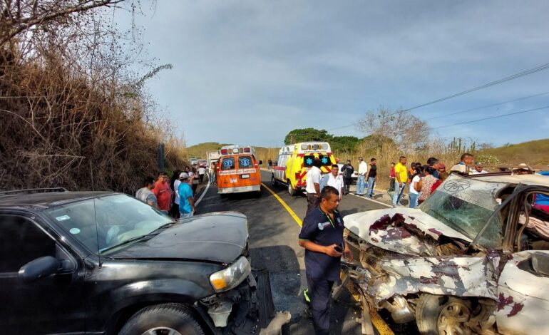 Choque deja tres lesionados en Juchitán