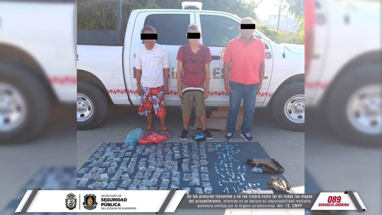 Arrestan a tres individuos en Acapulco por la posesión de droga