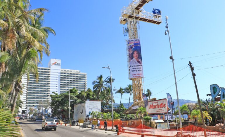 Agradecen empresarios a Abelina López por obras en la Condesa