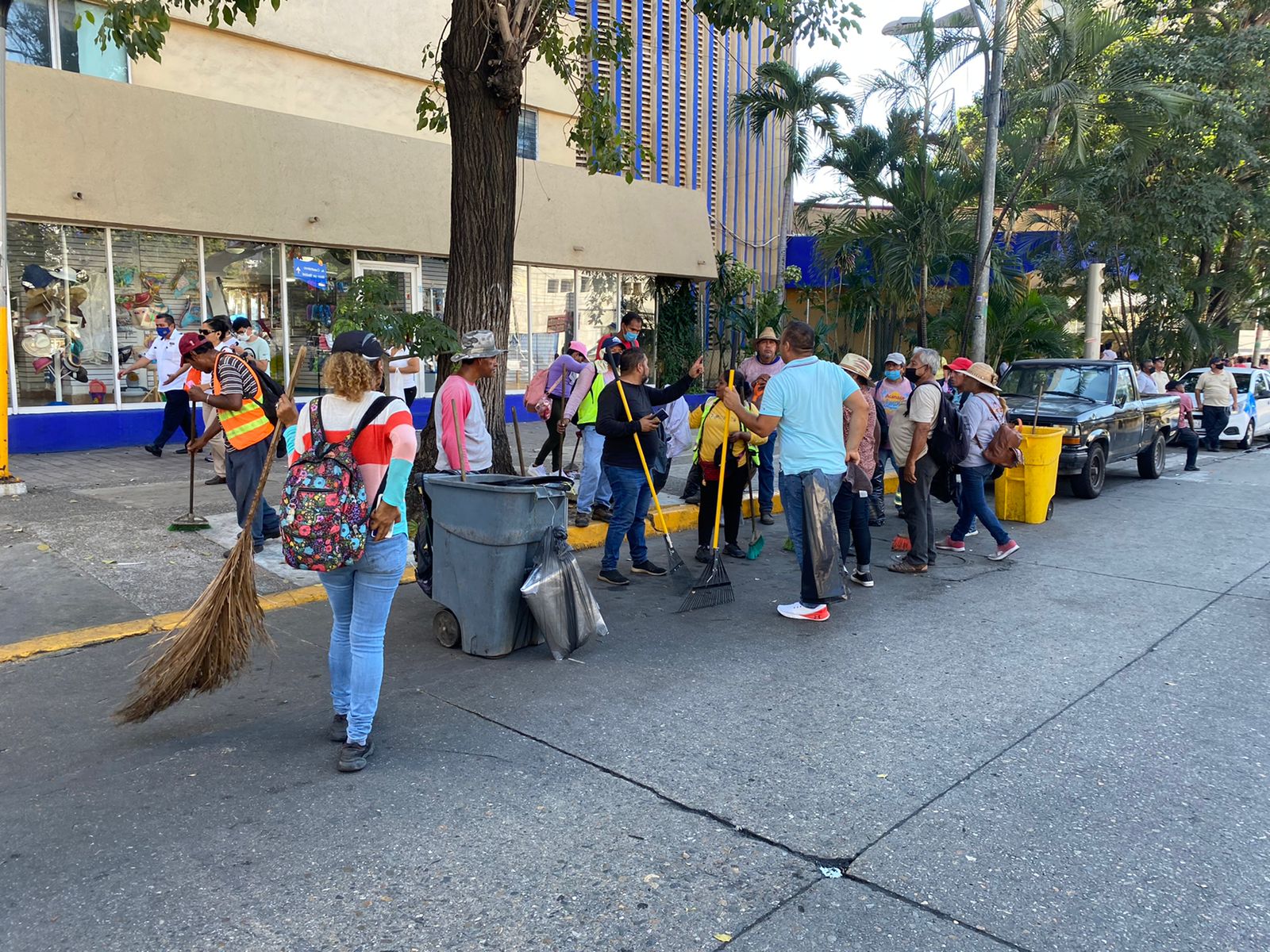 Implementa Servicios Públicos operativo de limpieza en zona turística