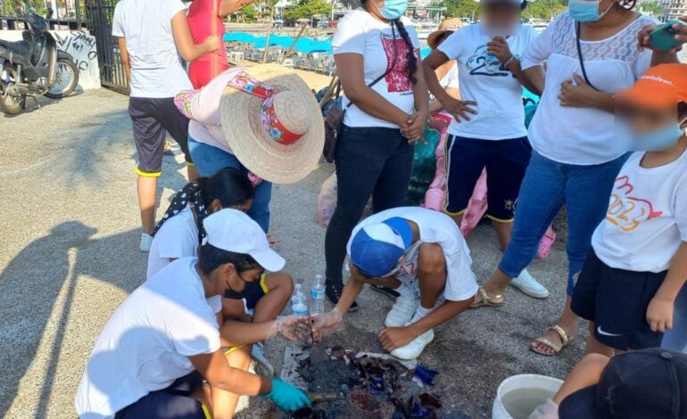 Participan menores de Villas DIF Acapulco en limpieza de fondo marino