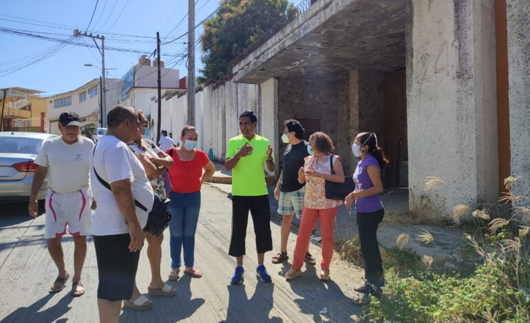 Recorren funcionarios de Capama, el fraccionamiento Mozimba