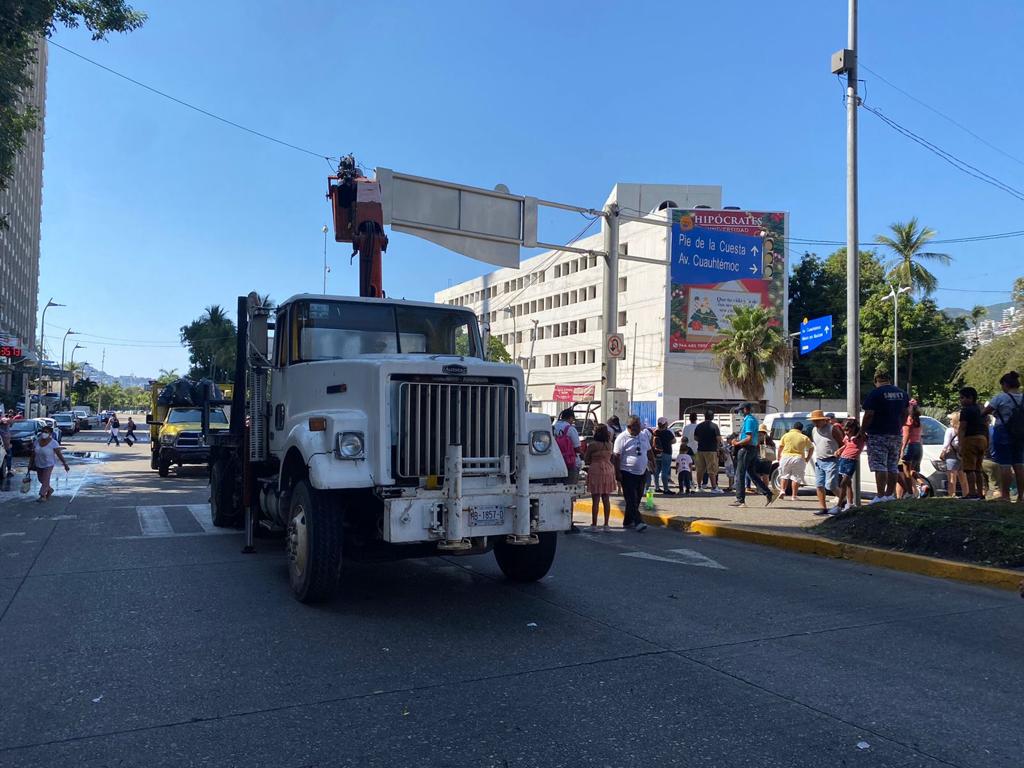 Restablece Movilidad y Transporte semáforos en Costera