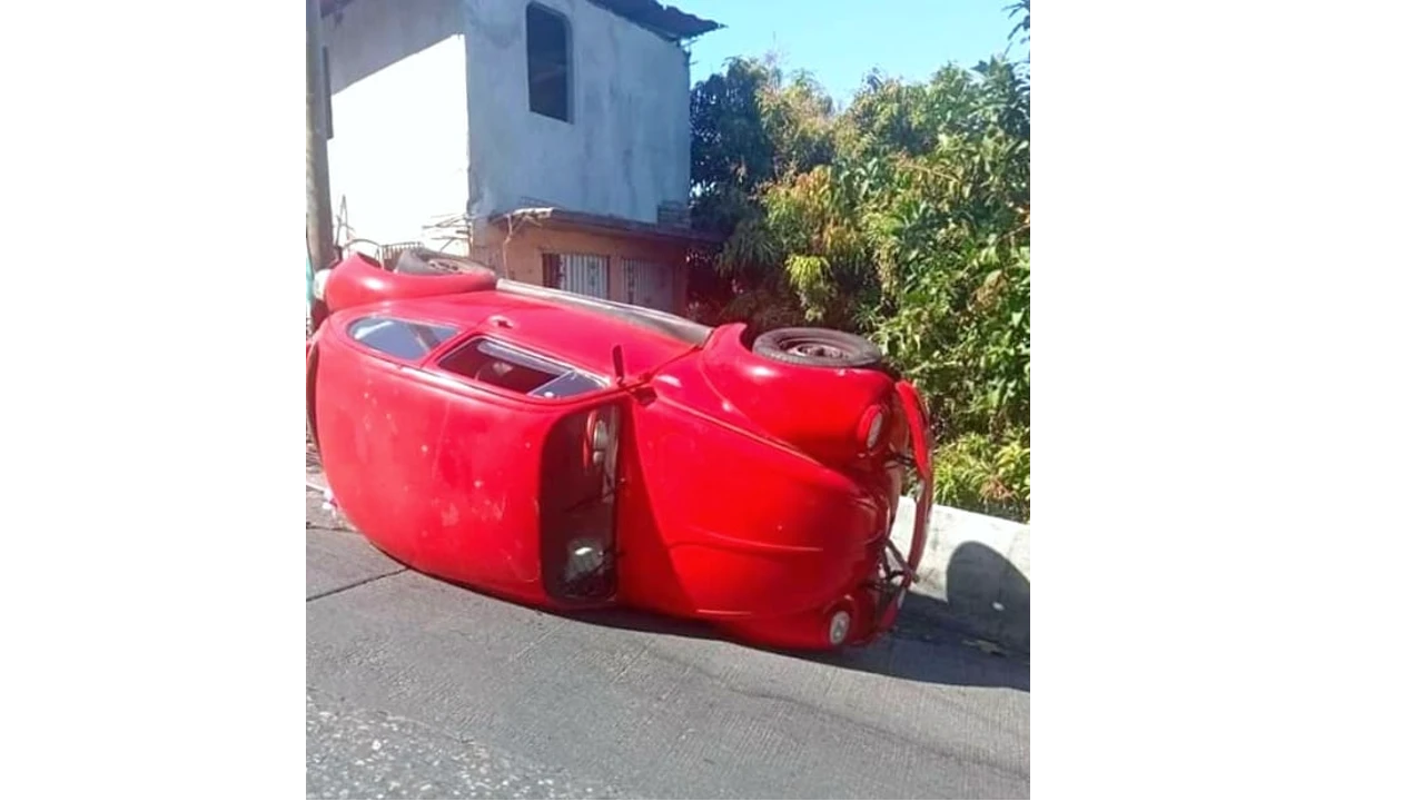 Volcadura en Acapulco deja un lesionado