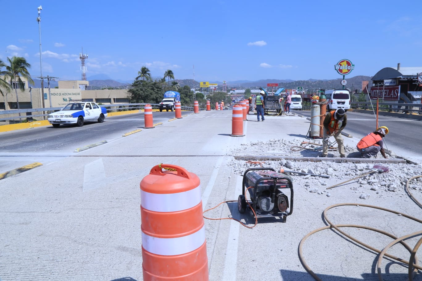 Cumple Evelyn Salgado a Acapulco, rehabilita el puente vehicular del bulevar Vicente Guerrero